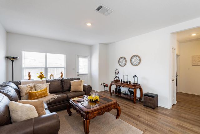 200 Montego ST, Hutto, TX 78634