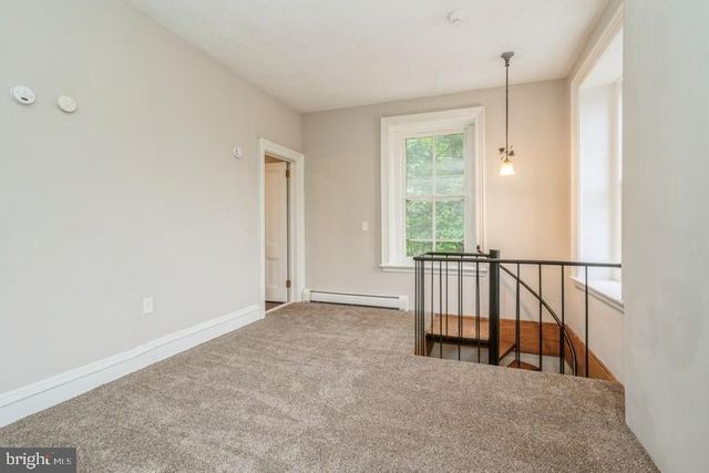 16 RAILROAD PL, Pennington, NJ 08534
