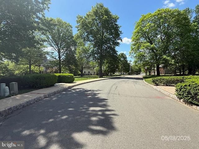 16 RAILROAD PL, Pennington, NJ 08534