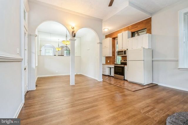 16 RAILROAD PL, Pennington, NJ 08534