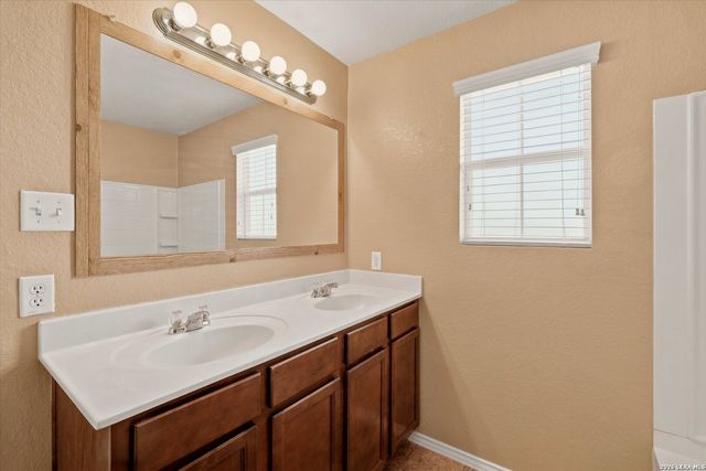 25234 Cambridge, San Antonio, TX 78261