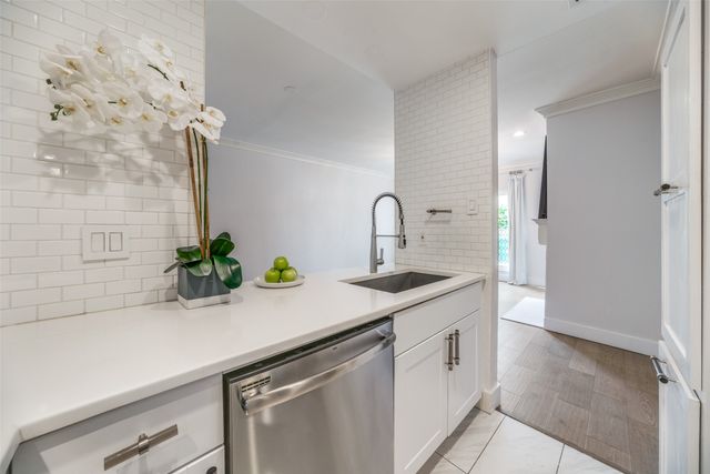4034 Rawlins Street 104, Dallas, TX 75219