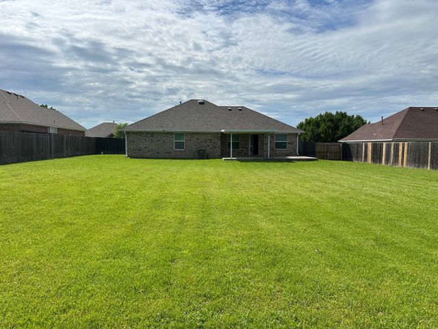 401 Blackmon Trail, Bells, TX 75414