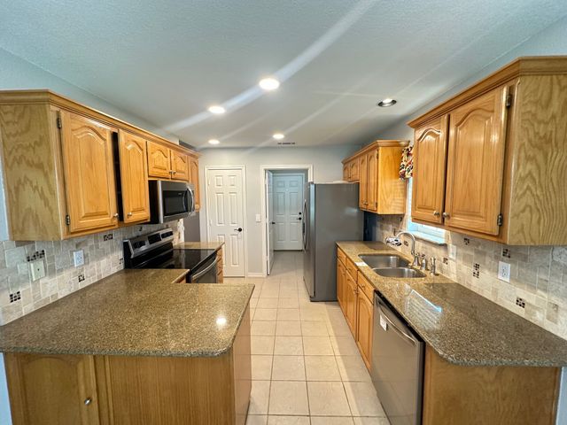 401 Blackmon Trail, Bells, TX 75414