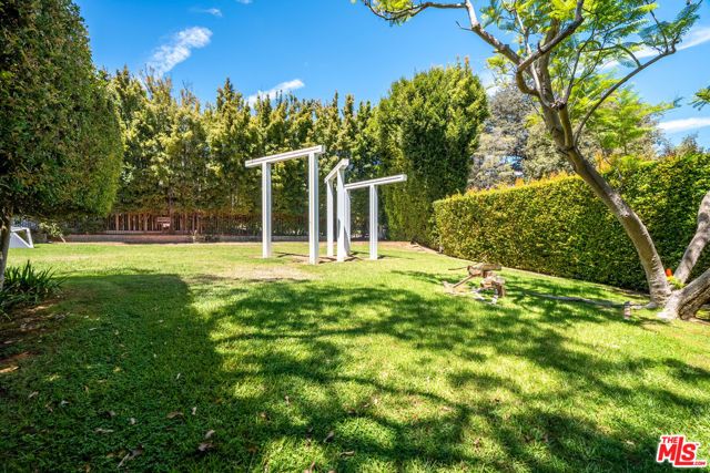 401 N Cliffwood Avenue, Los Angeles, CA 90049