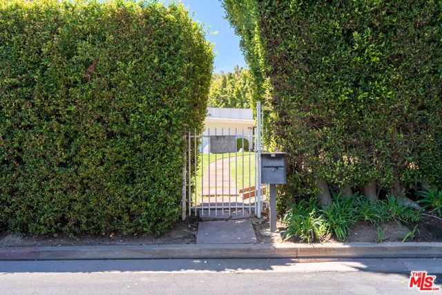 401 N Cliffwood Avenue, Los Angeles, CA 90049