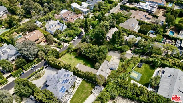 401 N Cliffwood Avenue, Los Angeles, CA 90049