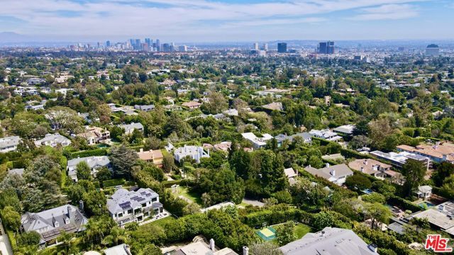 401 N Cliffwood Avenue, Los Angeles, CA 90049