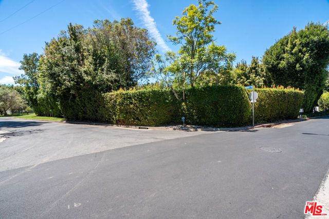 401 N Cliffwood Avenue, Los Angeles, CA 90049