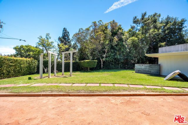 401 N Cliffwood Avenue, Los Angeles, CA 90049