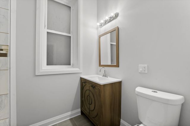 4510 W Adams Street, Chicago, IL 60624