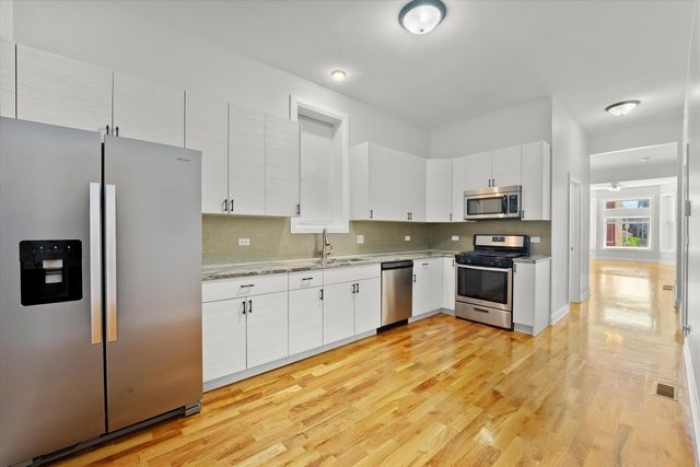 4510 W Adams Street, Chicago, IL 60624