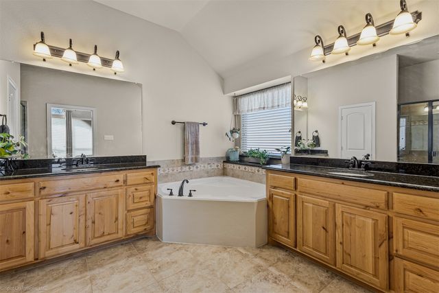 17154 Lochwood Lane, Forney, TX 75126