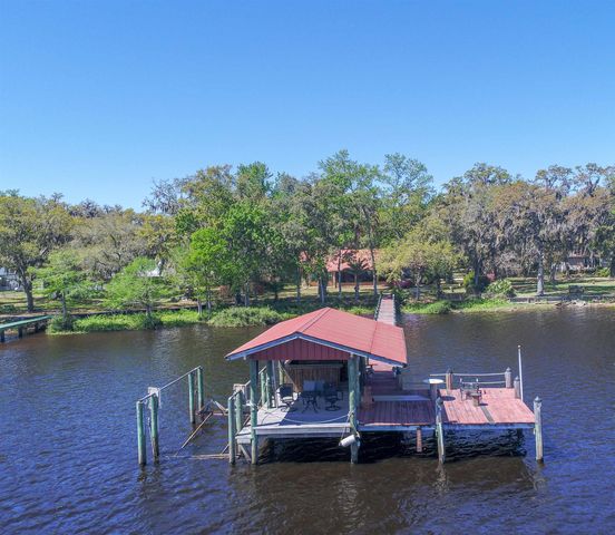 524 Cedar Creek Rd, Palatka, FL 32177