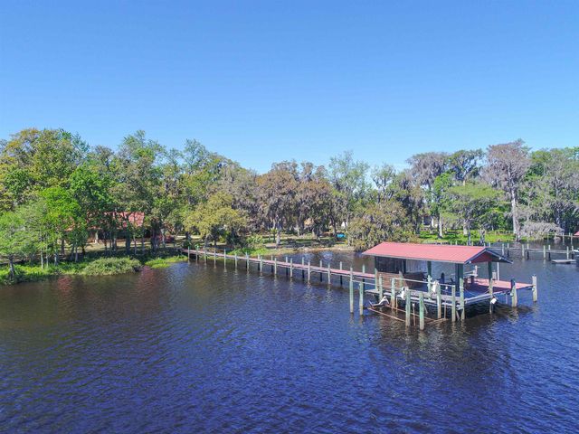 524 Cedar Creek Rd, Palatka, FL 32177
