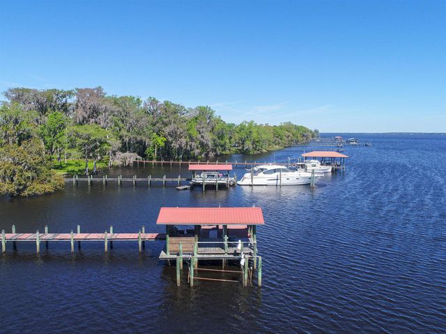 524 Cedar Creek Rd, Palatka, FL 32177