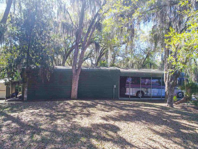 524 Cedar Creek Rd, Palatka, FL 32177