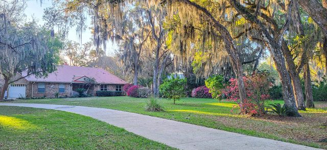 524 Cedar Creek Rd, Palatka, FL 32177