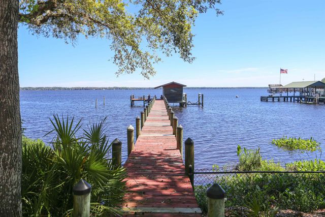 524 Cedar Creek Rd, Palatka, FL 32177
