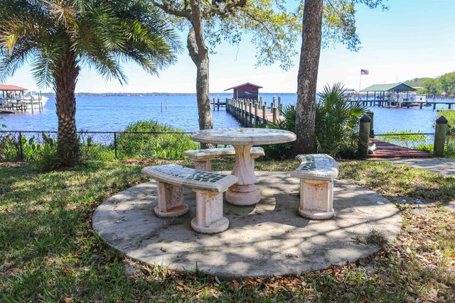 524 Cedar Creek Rd, Palatka, FL 32177
