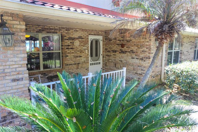 524 Cedar Creek Rd, Palatka, FL 32177