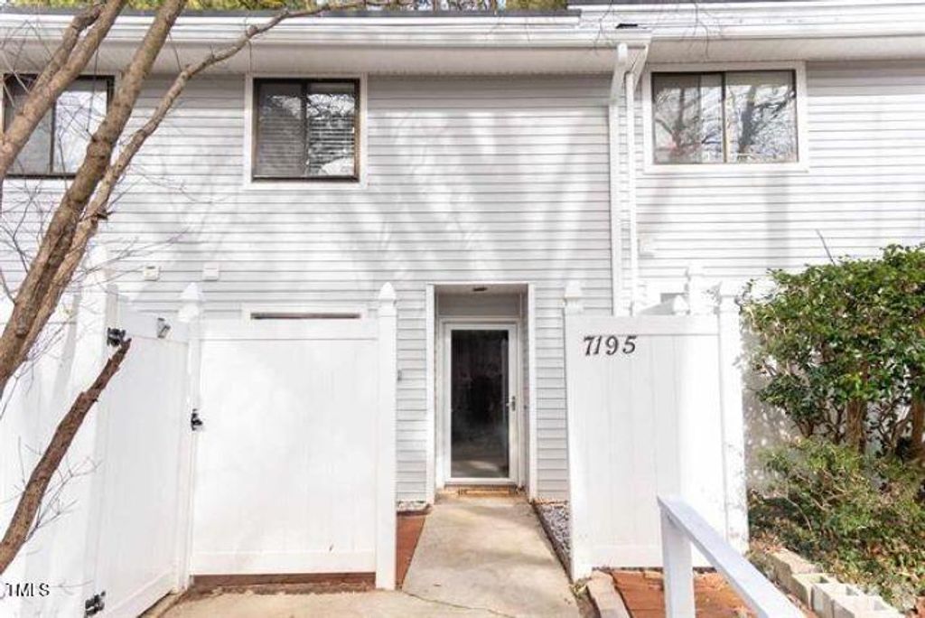7195 Sandy Creek Drive 4, Raleigh, NC 27615