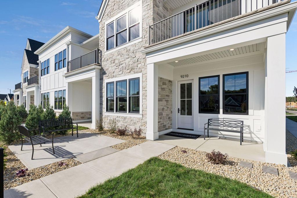 9210 Avienda Way, Chanhassen, MN 55317 — photo 3