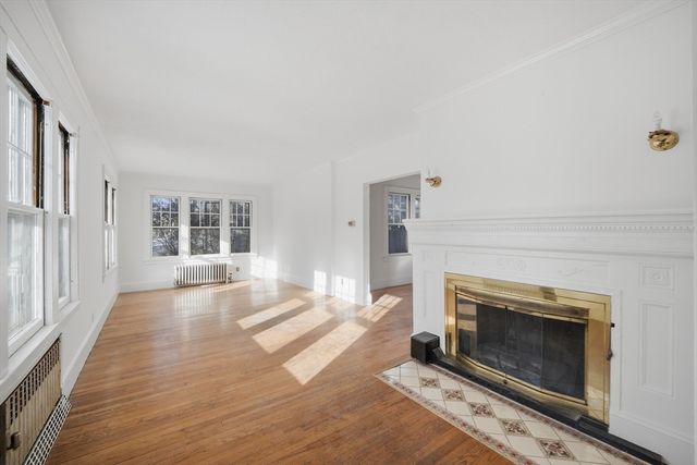 785 Dickinson St, Springfield, MA 01108