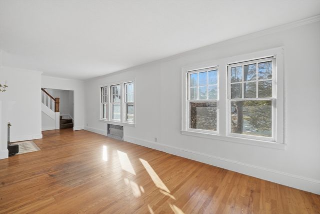 785 Dickinson St, Springfield, MA 01108