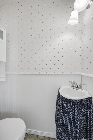 785 Dickinson St, Springfield, MA 01108