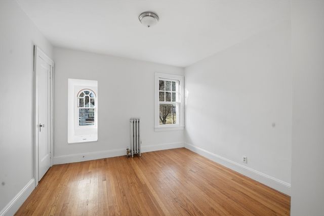 785 Dickinson St, Springfield, MA 01108