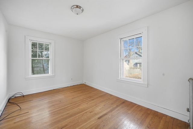 785 Dickinson St, Springfield, MA 01108