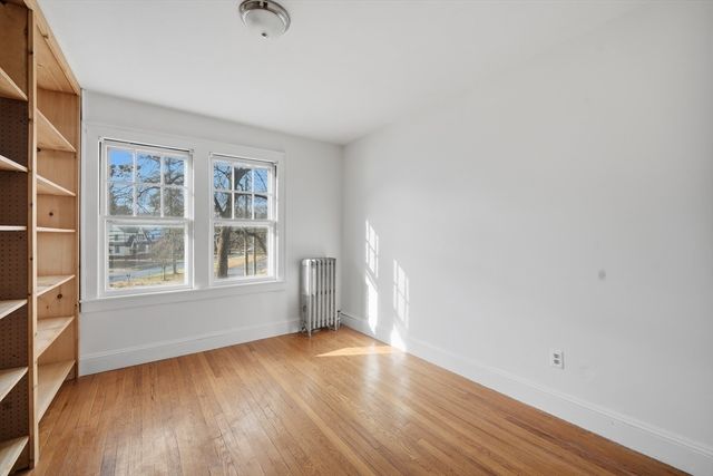 785 Dickinson St, Springfield, MA 01108