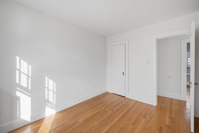 785 Dickinson St, Springfield, MA 01108