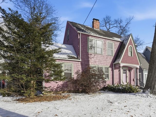 785 Dickinson St, Springfield, MA 01108