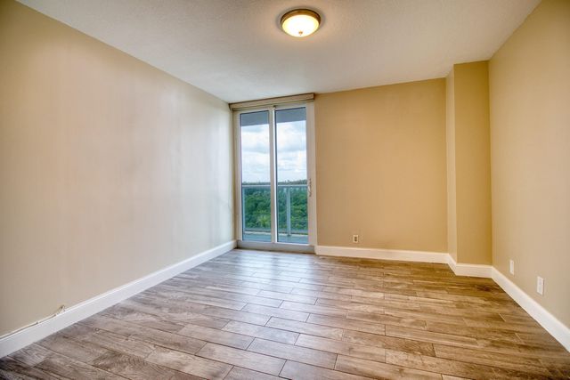 100 Bayview Drive 618, Sunny Isles Beach, FL 33160