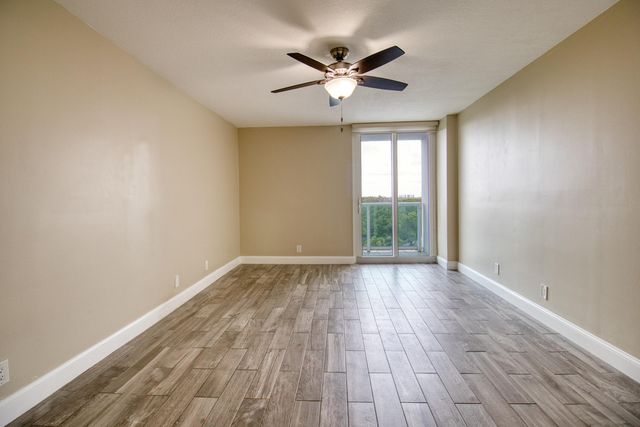 100 Bayview Drive 618, Sunny Isles Beach, FL 33160