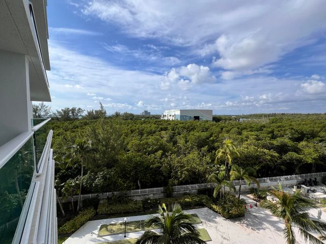 100 Bayview Drive 618, Sunny Isles Beach, FL 33160