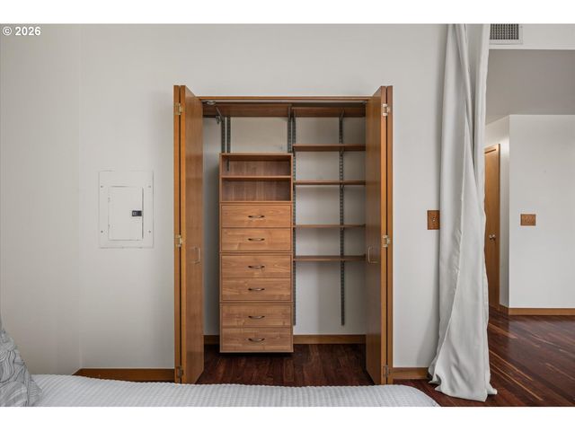 2350 Nw SAVIER St 328, Portland, OR 97210