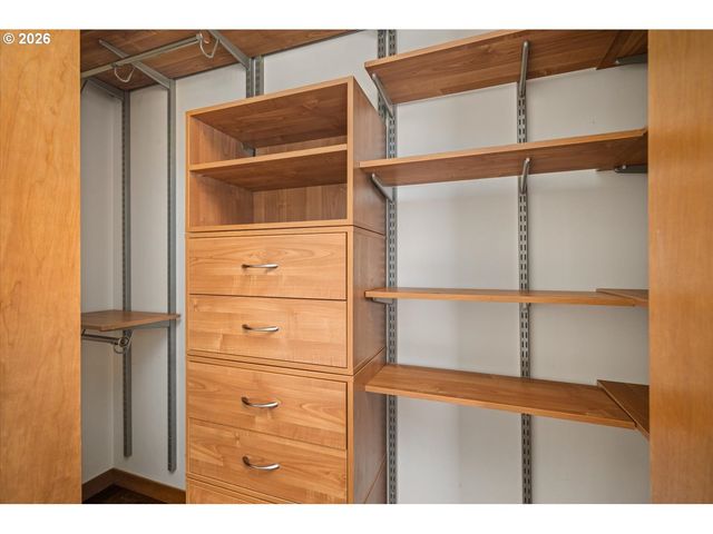 2350 Nw SAVIER St 328, Portland, OR 97210