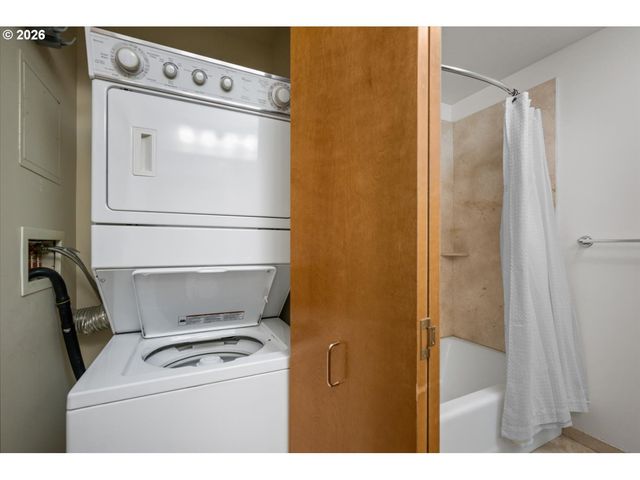 2350 Nw SAVIER St 328, Portland, OR 97210
