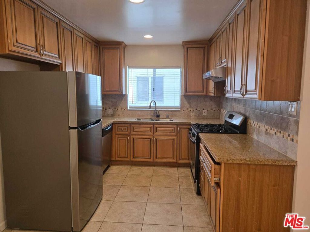 922 S Bedford Street 2, Los Angeles, CA 90035