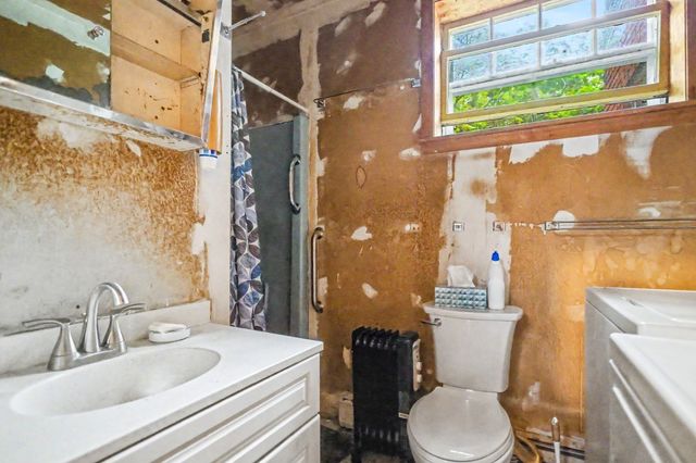 165 Berkeley St, Methuen, MA 01844