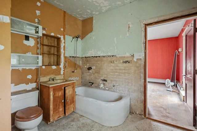 165 Berkeley St, Methuen, MA 01844