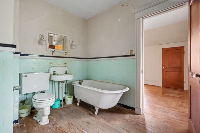 165 Berkeley St, Methuen, MA 01844