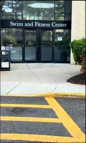 2 Bay Club Drive 15R, Bayside, NY 11360