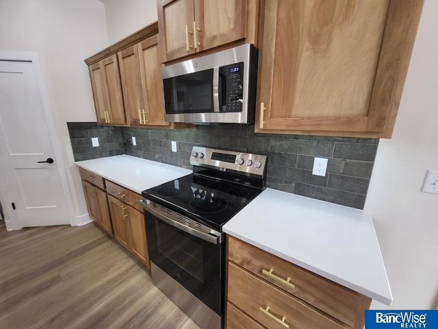 441 Half Moon Drive, Lincoln, NE 68527