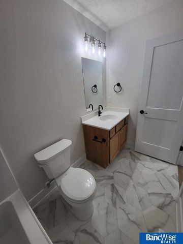 441 Half Moon Drive, Lincoln, NE 68527