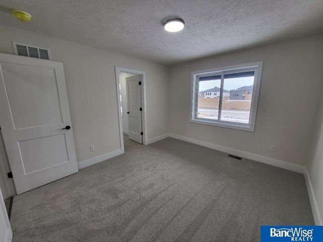 441 Half Moon Drive, Lincoln, NE 68527