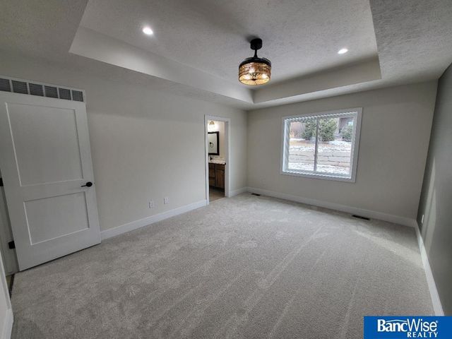 441 Half Moon Drive, Lincoln, NE 68527